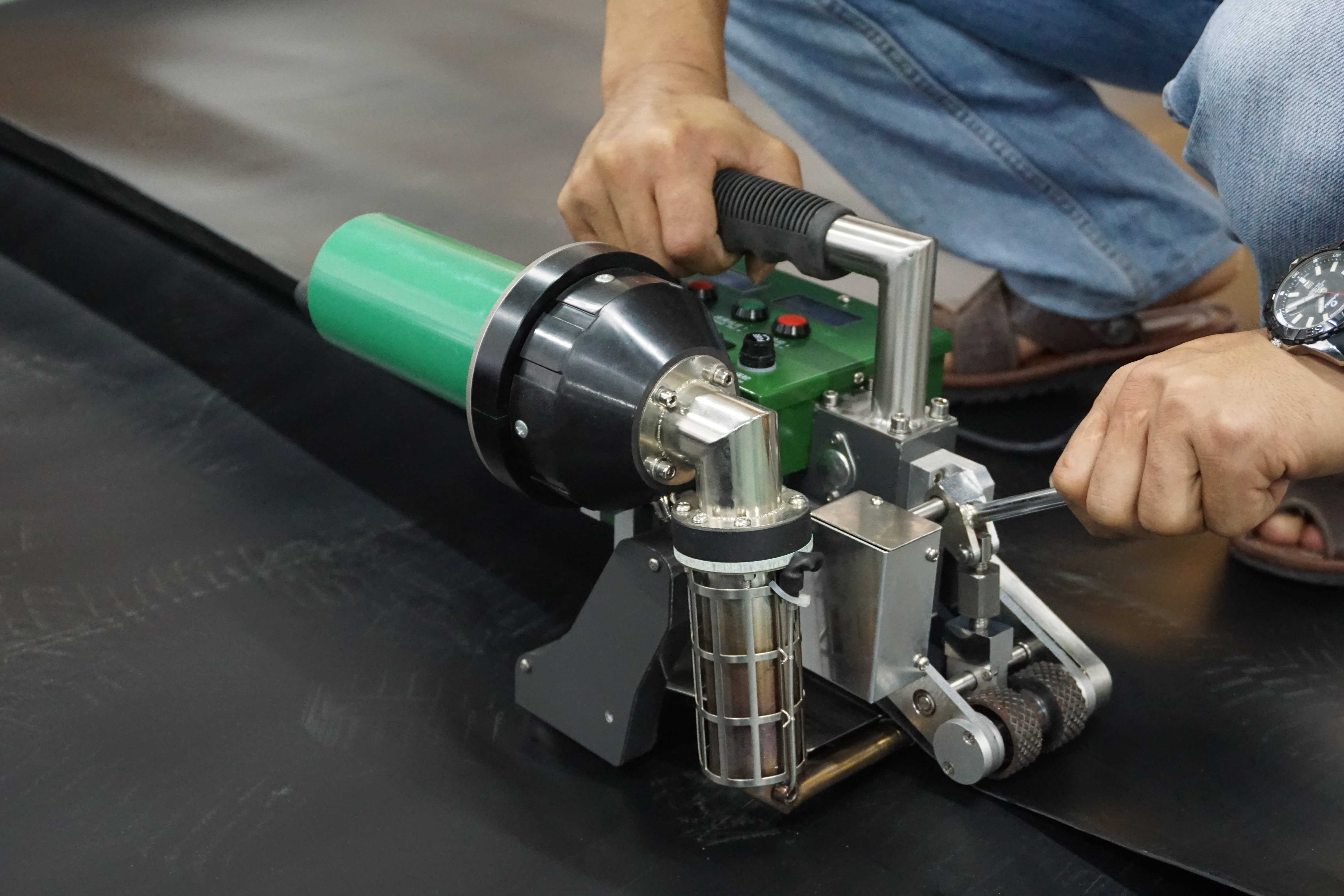 用于多領(lǐng)域工程中HDPE、LDPE、PP等熱塑性塑料的焊接