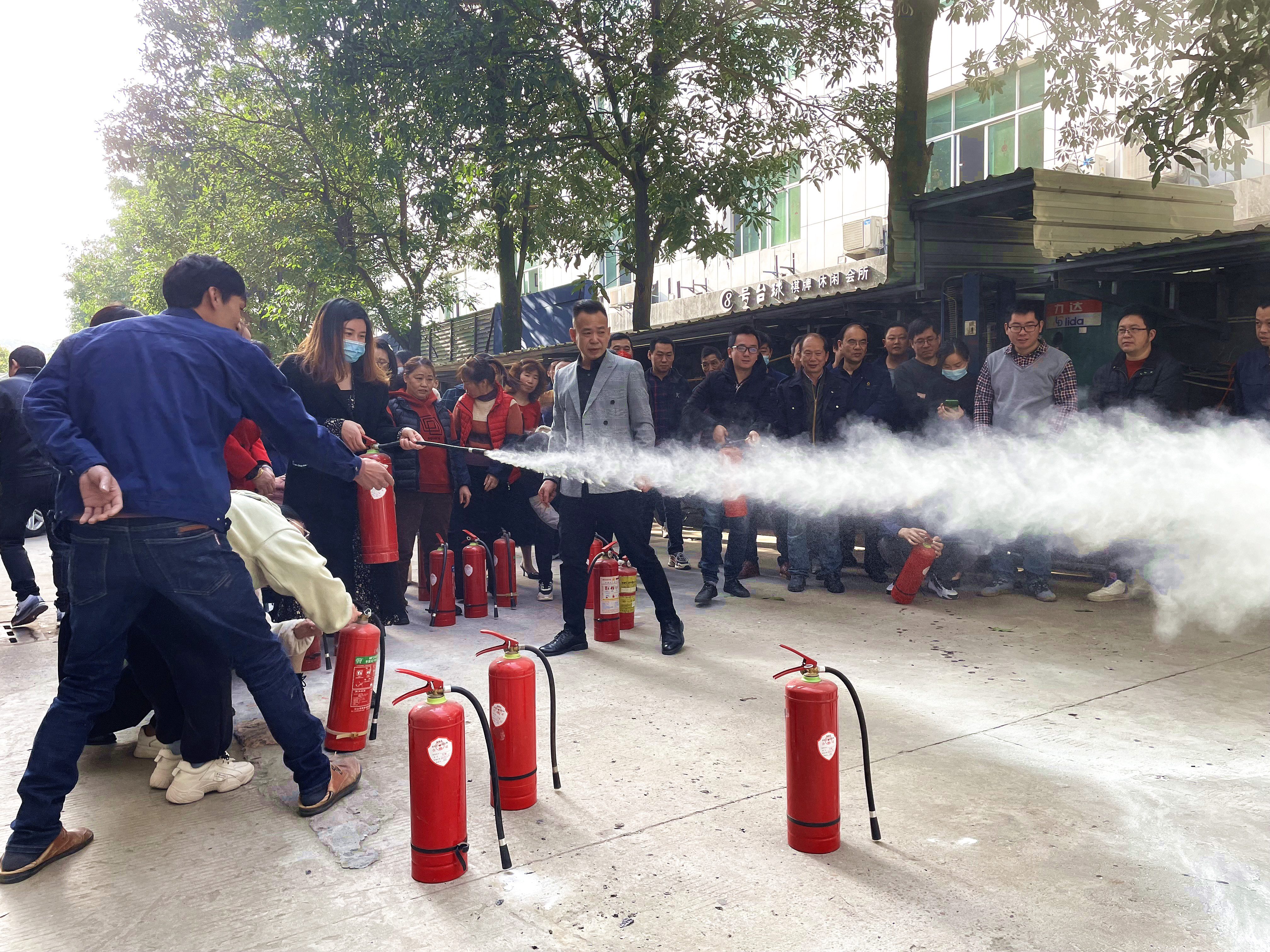 “落實(shí)安全責(zé)任，共筑安全屏障”萊斯特開展3月消防演練活動(dòng)